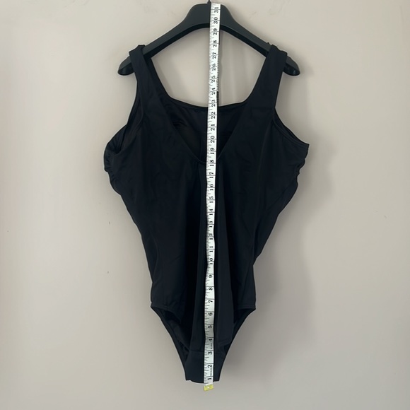 Swimming suit - Picture 3 of 10